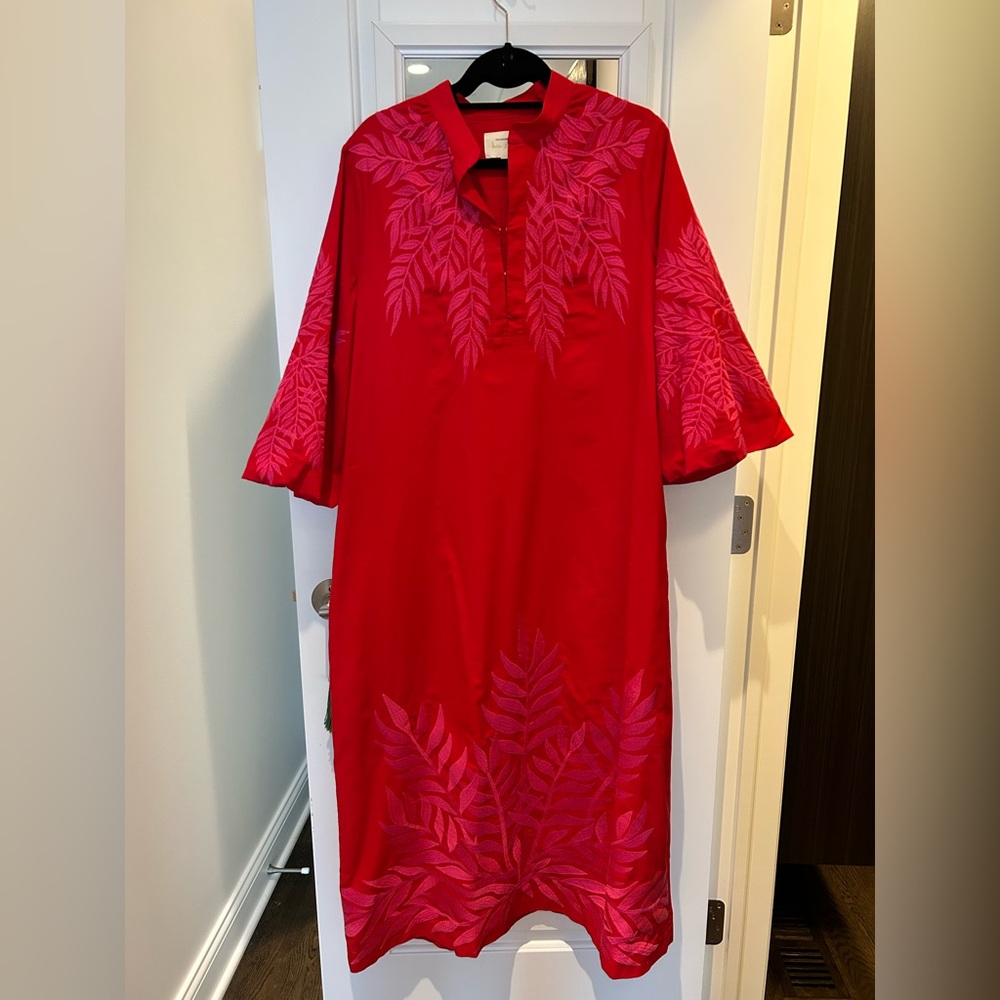 TUCKERNUCK X INDIA HICKS
Scarlet and Hot Pink Embroidered Windermere Caftan